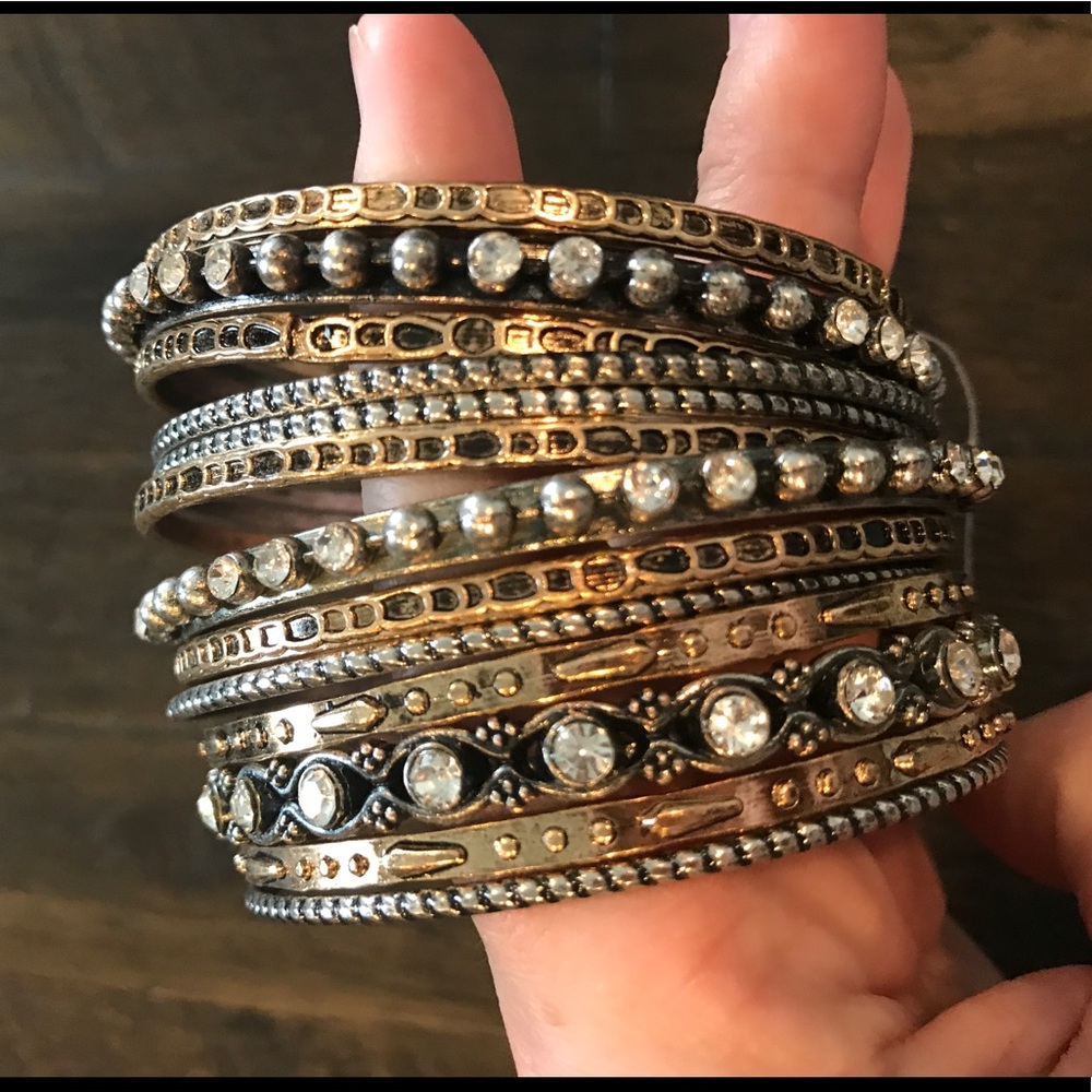 NWOT Mixed Metal Bangle Set of 13